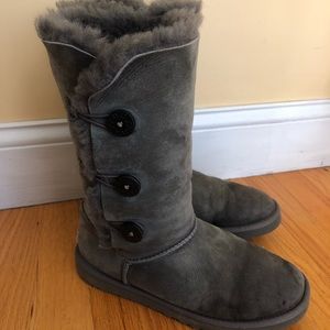 UGG Bailey Button Triplet II boot US SIZE 6
